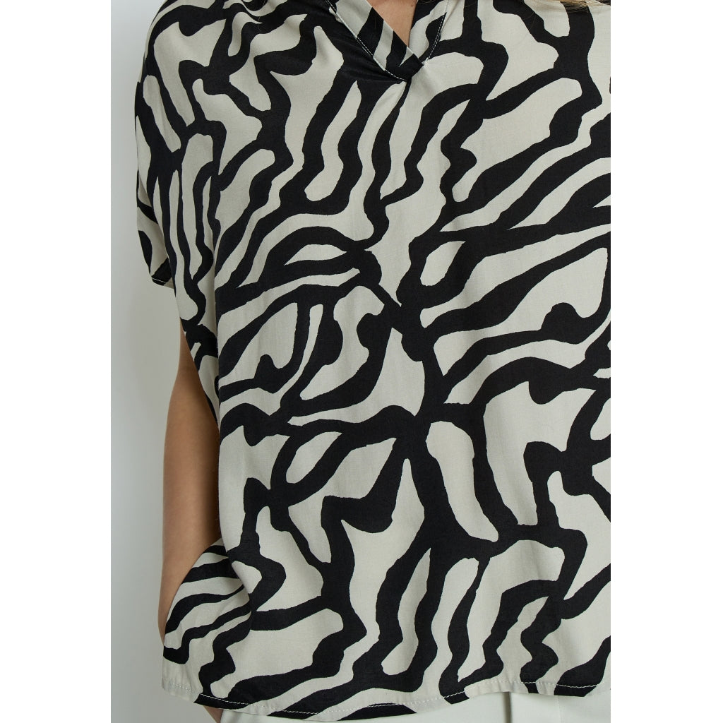 Minus | Tiana sleeveless blouse - cloud dancer print - MI6194