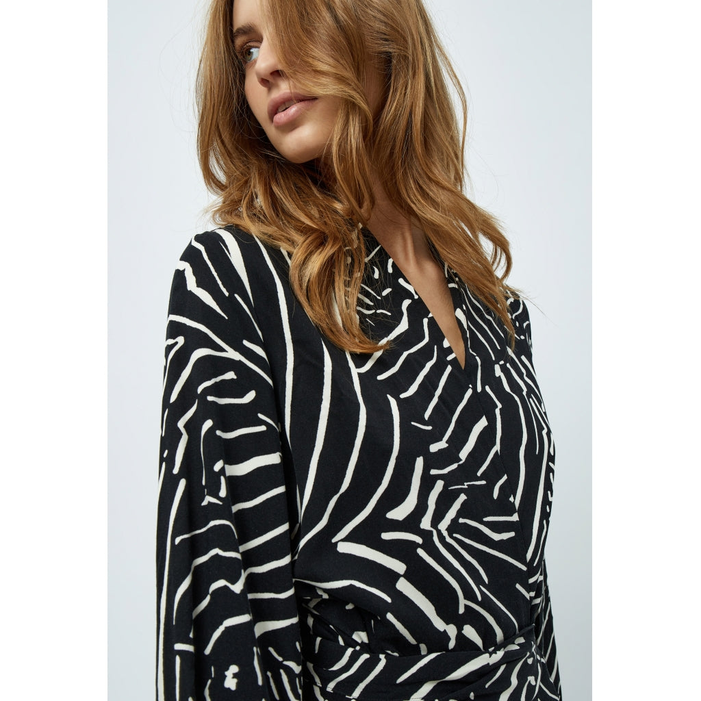 Minus | Kassandra Maxi Dress 2 - Black Print - MI5209