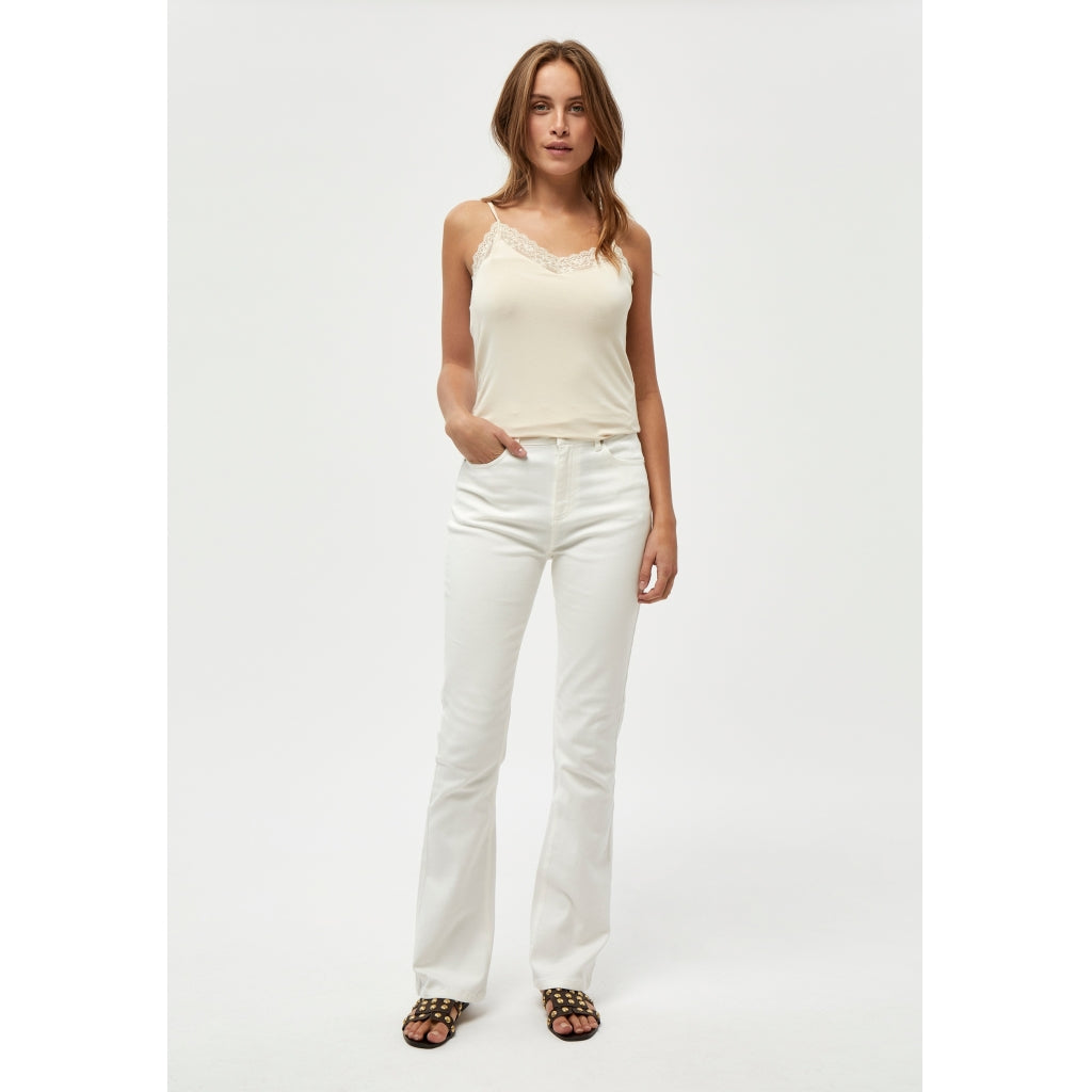 Peppercorn | Linda high waisted flared jeans - white