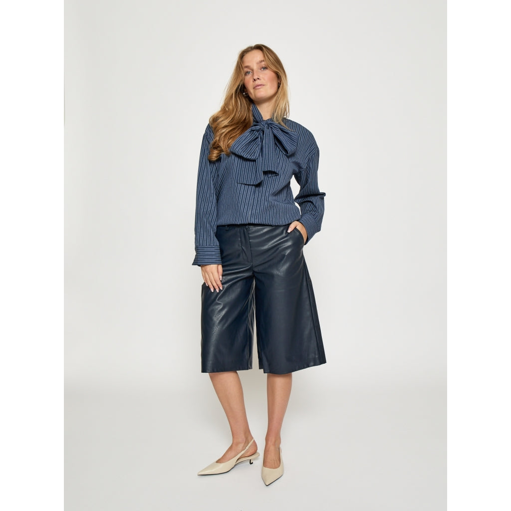 Minus | Tasja Bermuda Blauw