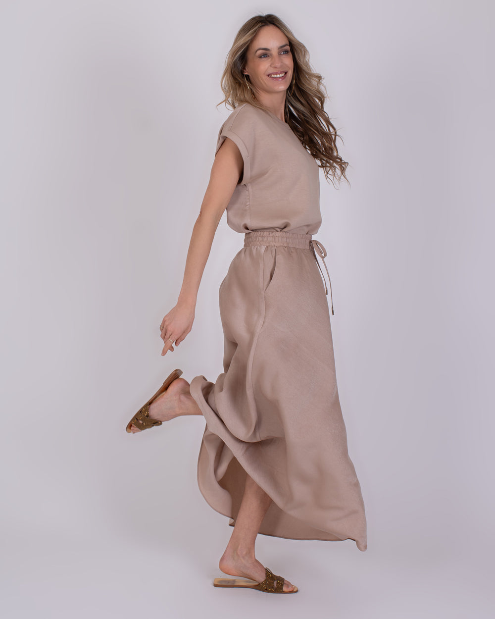 The Clothed | Aba pale