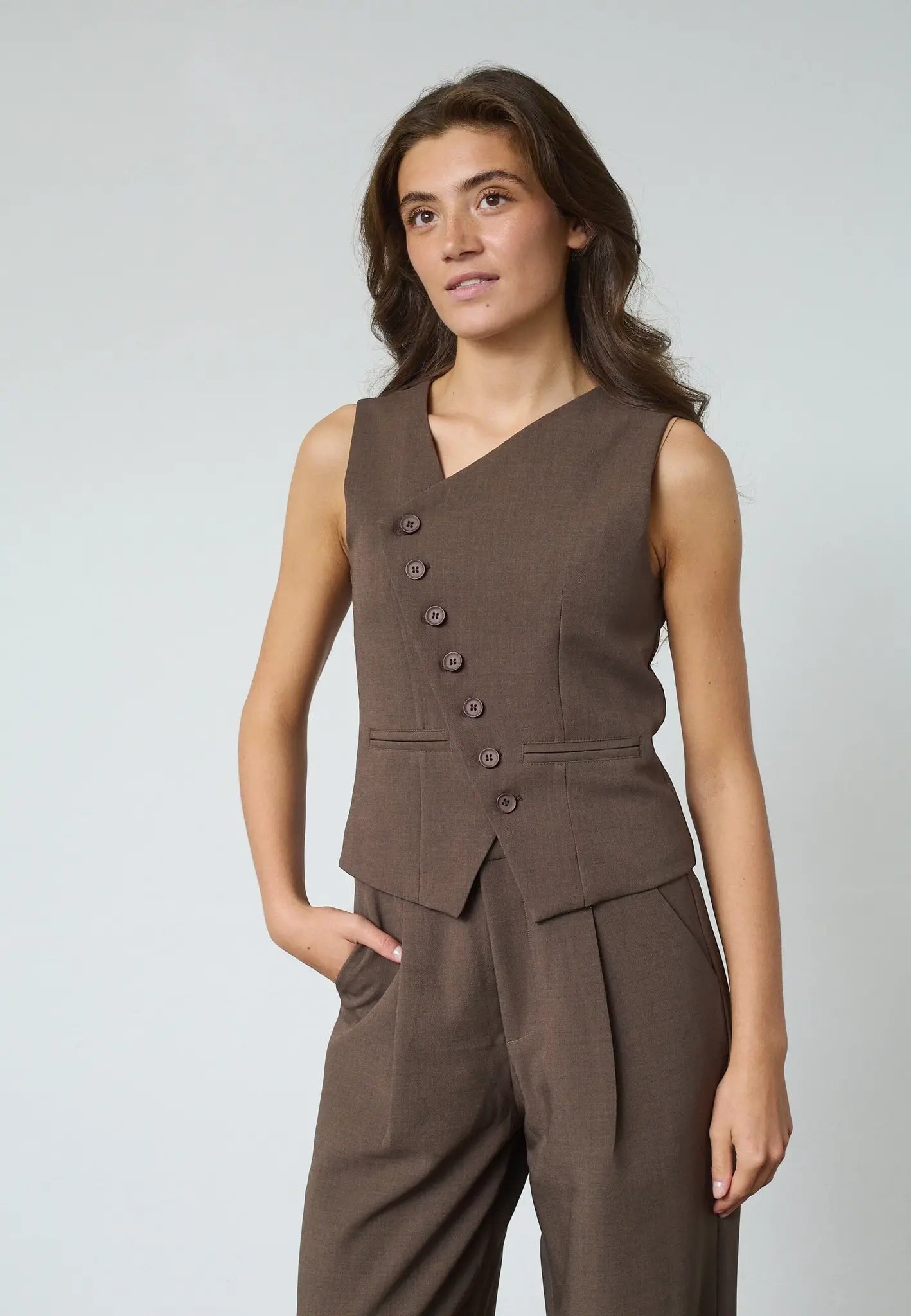 Sisters Point | Gata Gilet Teak