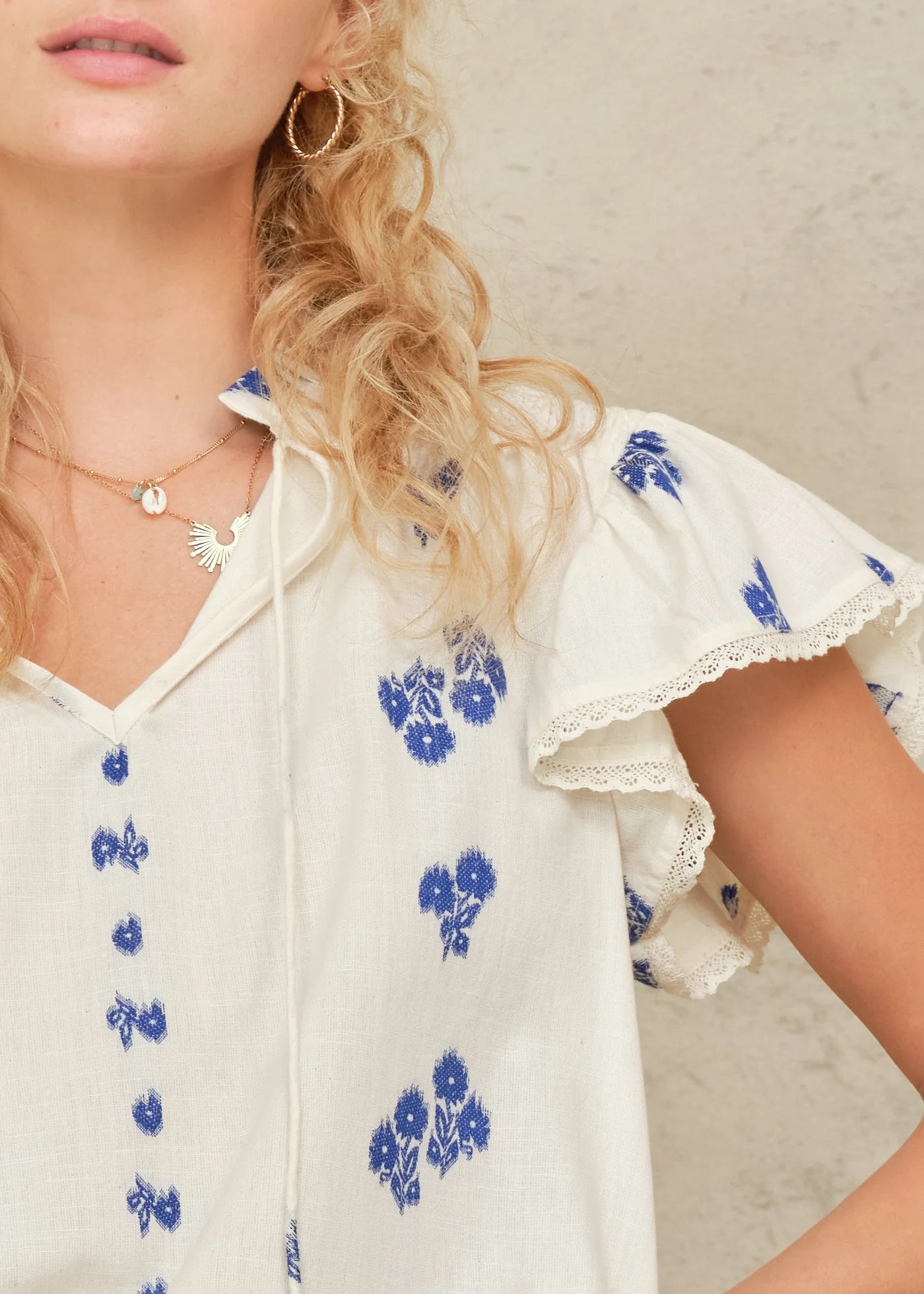 M.A.B.E | Iris Frill Short Sleeve Top Blue