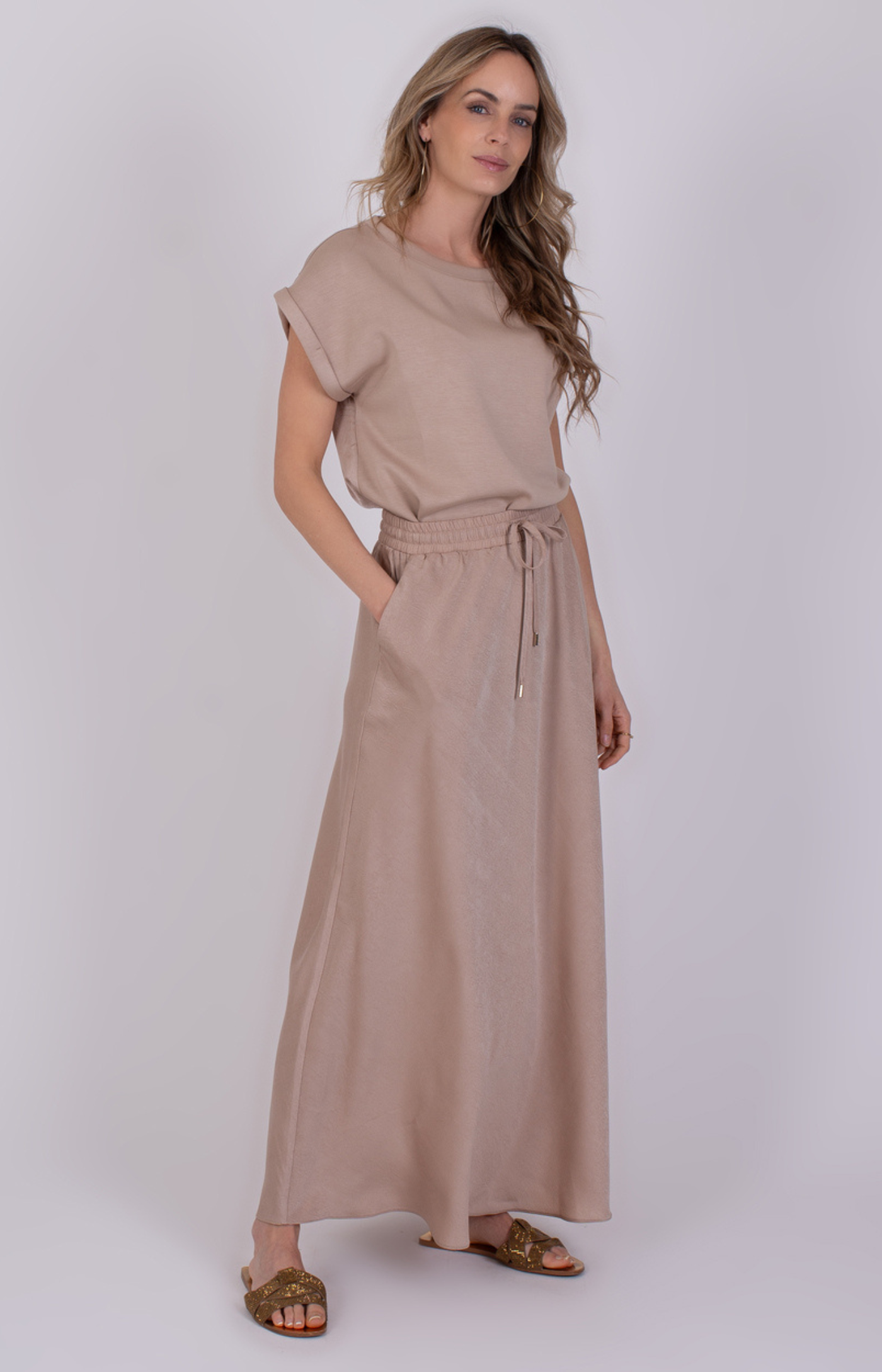 The Clothed | Aba pale