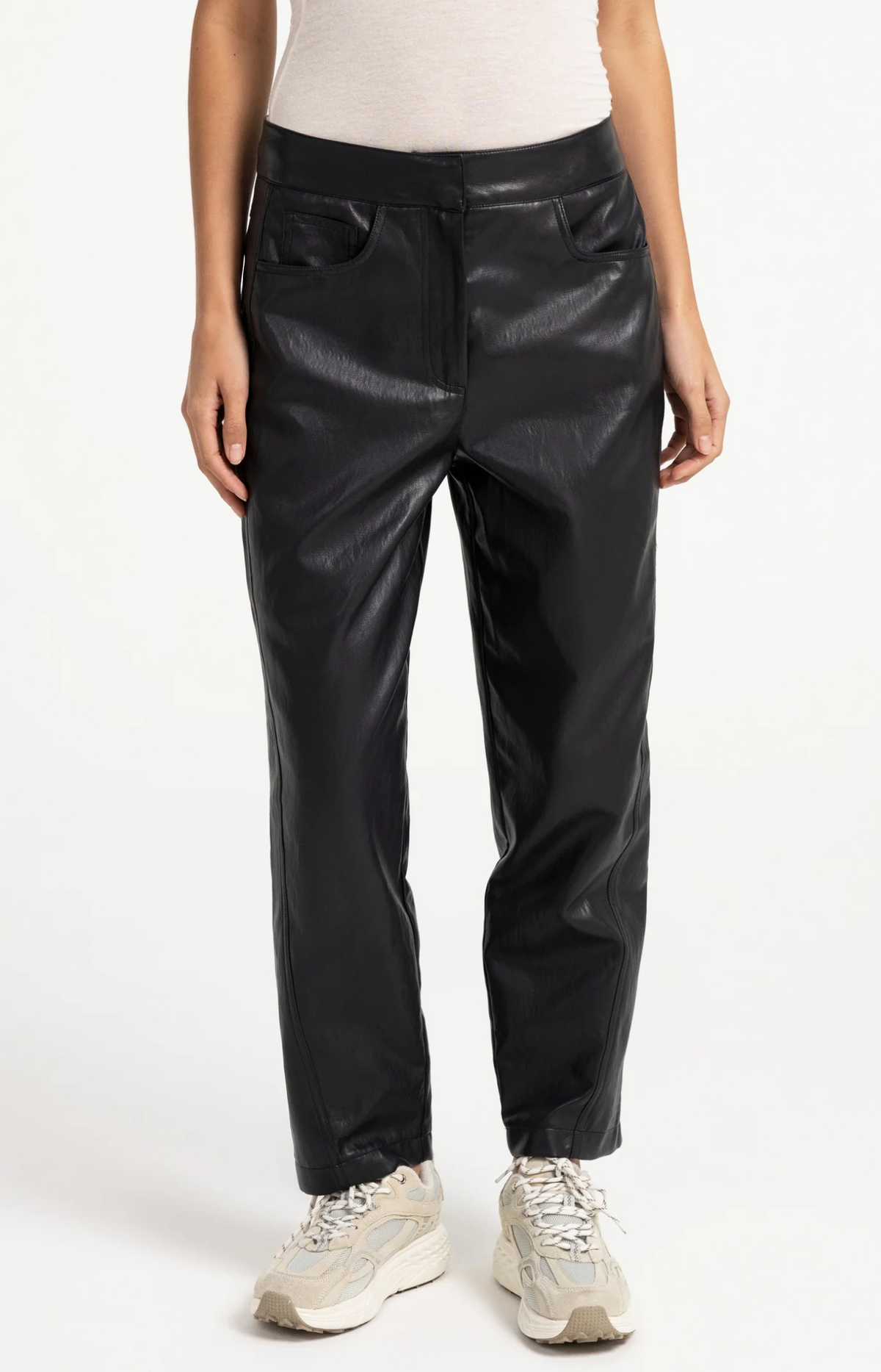 YAYA | Faux Leather Carrot Fit Trousers Hole Black