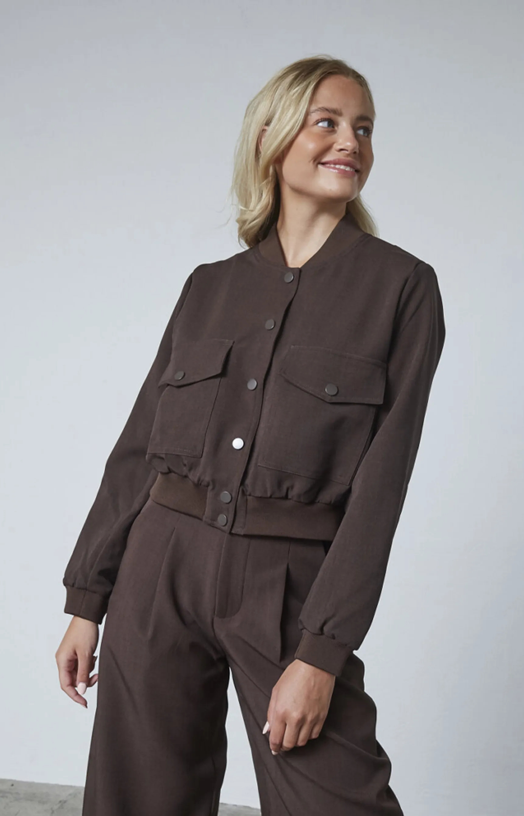 Sisters Point | Jasje Garwin Dark Chocolate