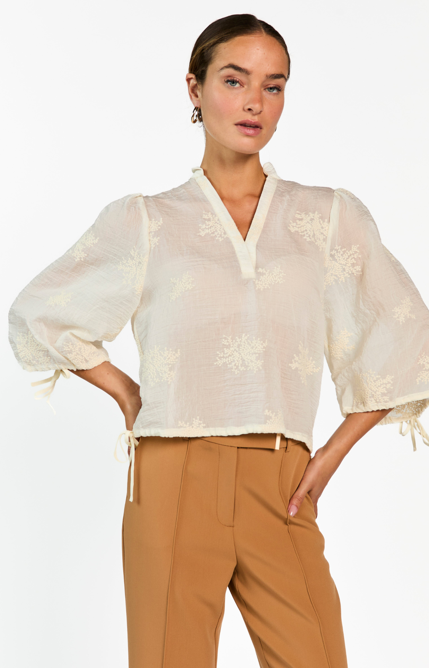 Aaikoo | Kris Top White