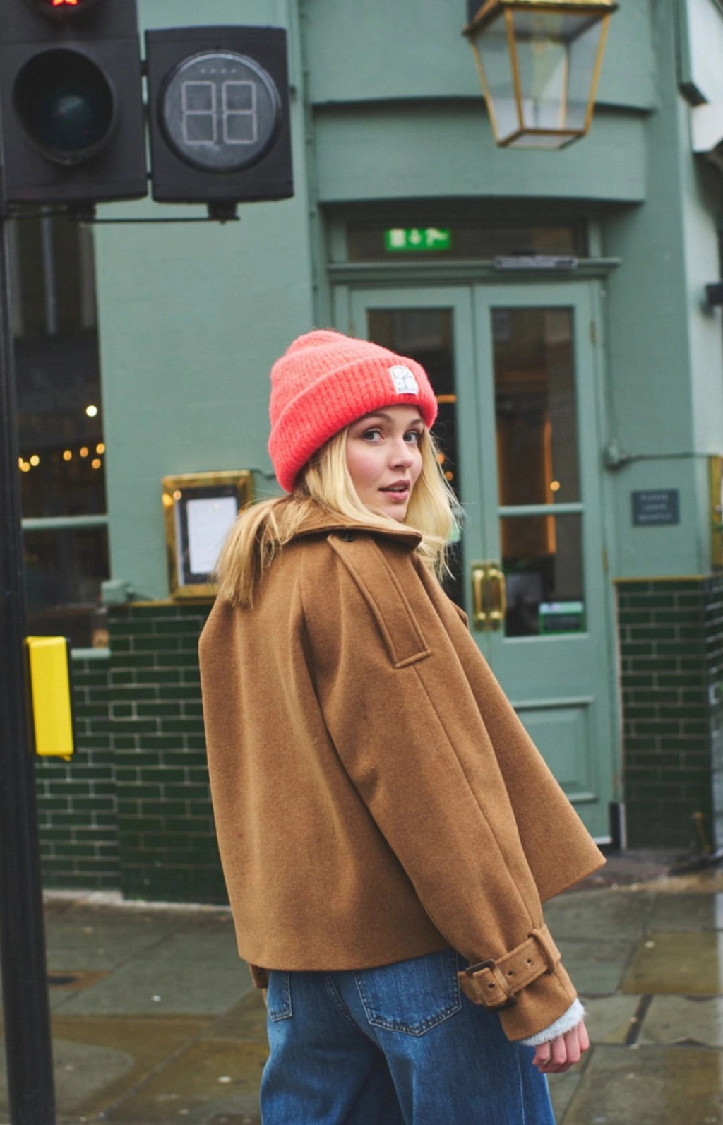 Circle of Trust | Loes Hat Red Flame