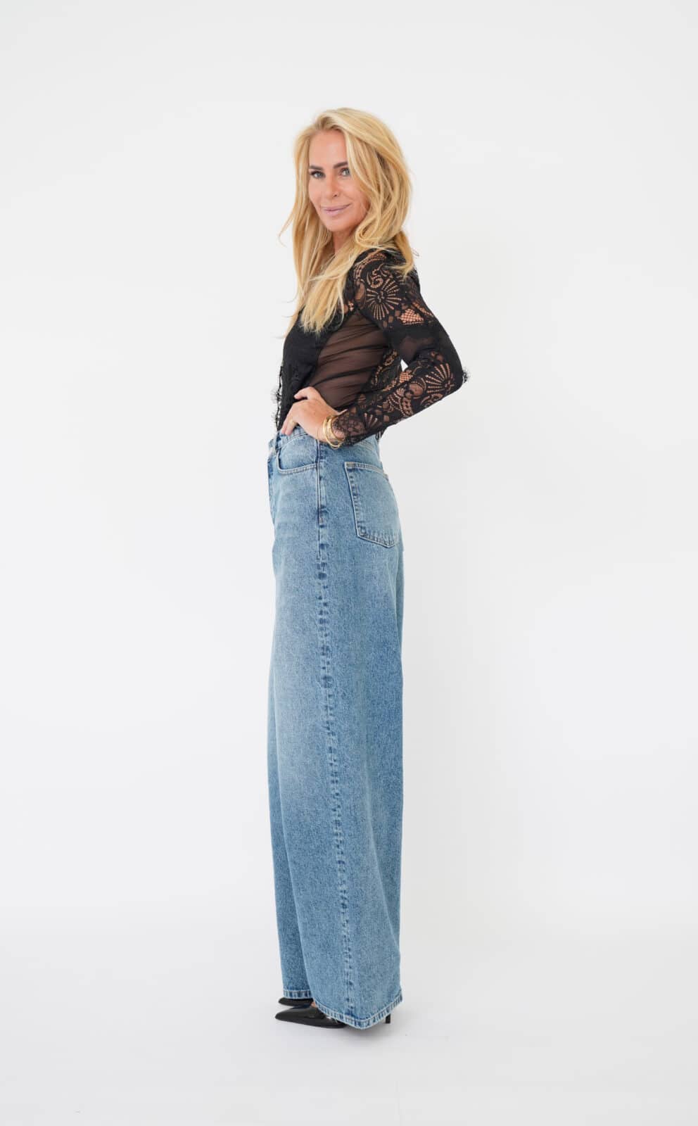 EST'SEVEN | Kalila Body Black