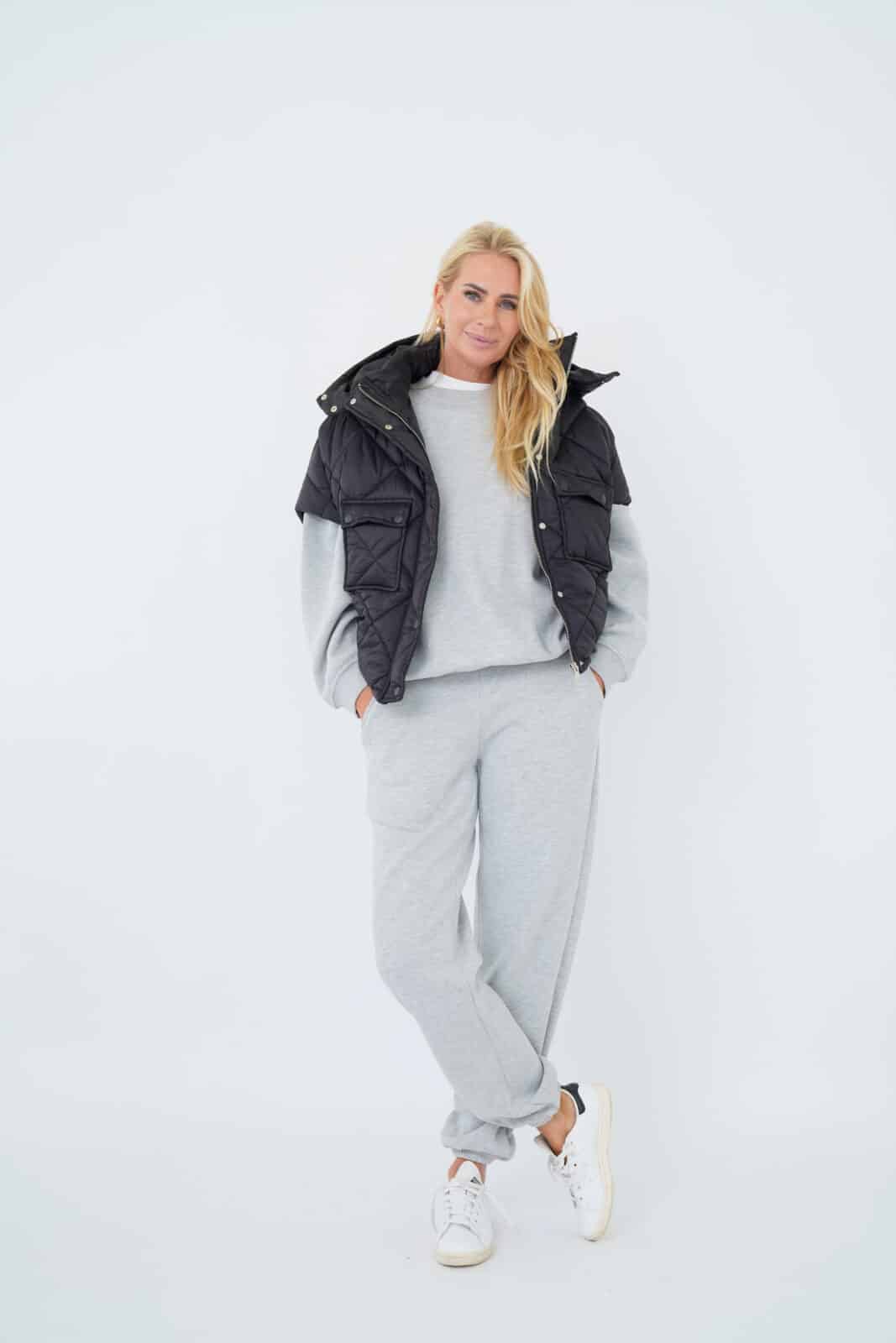 EST'SEVEN | Nara Cape Black