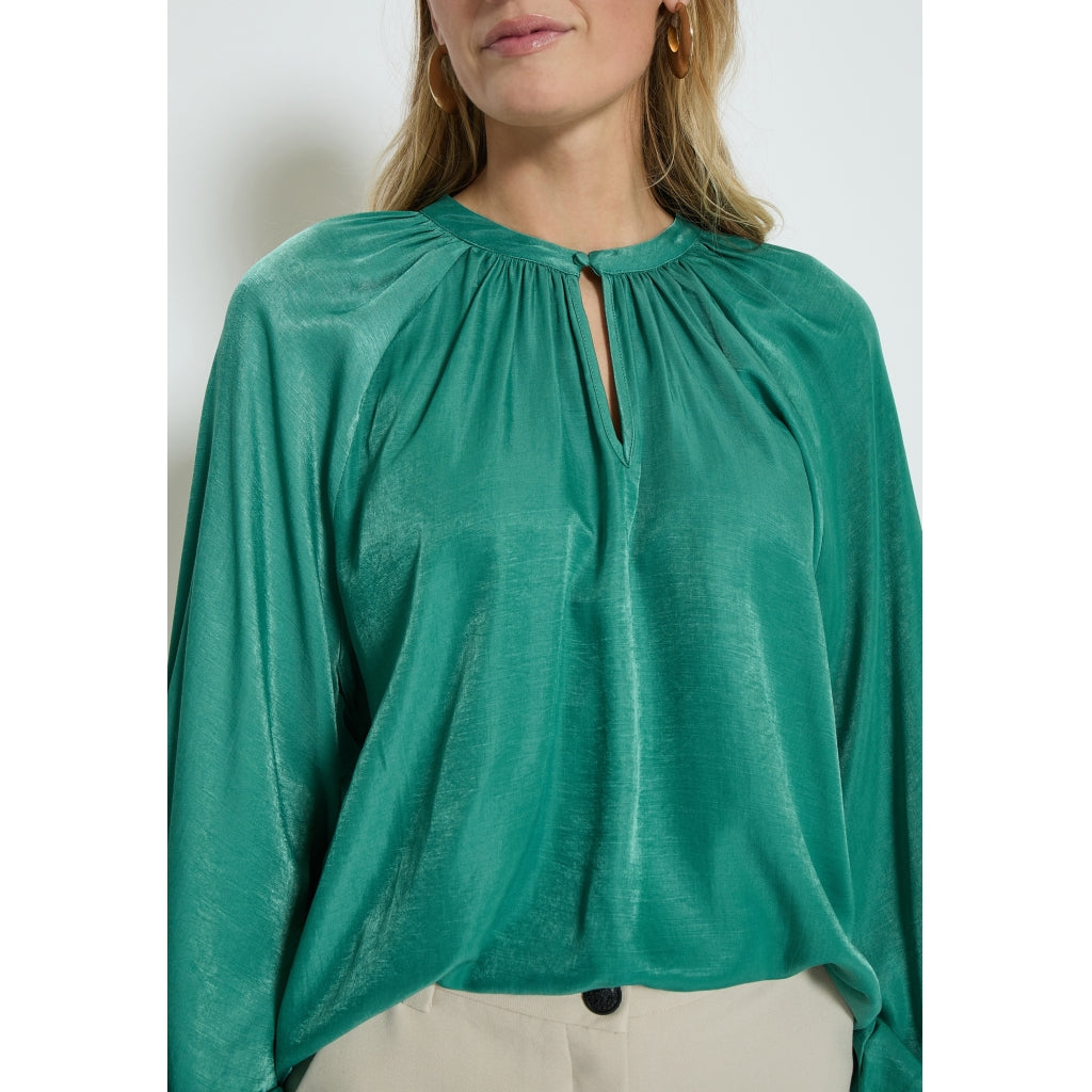 Peppercorn | Polianni v-neck long sleeve blouse - deep jungle green - PC7452