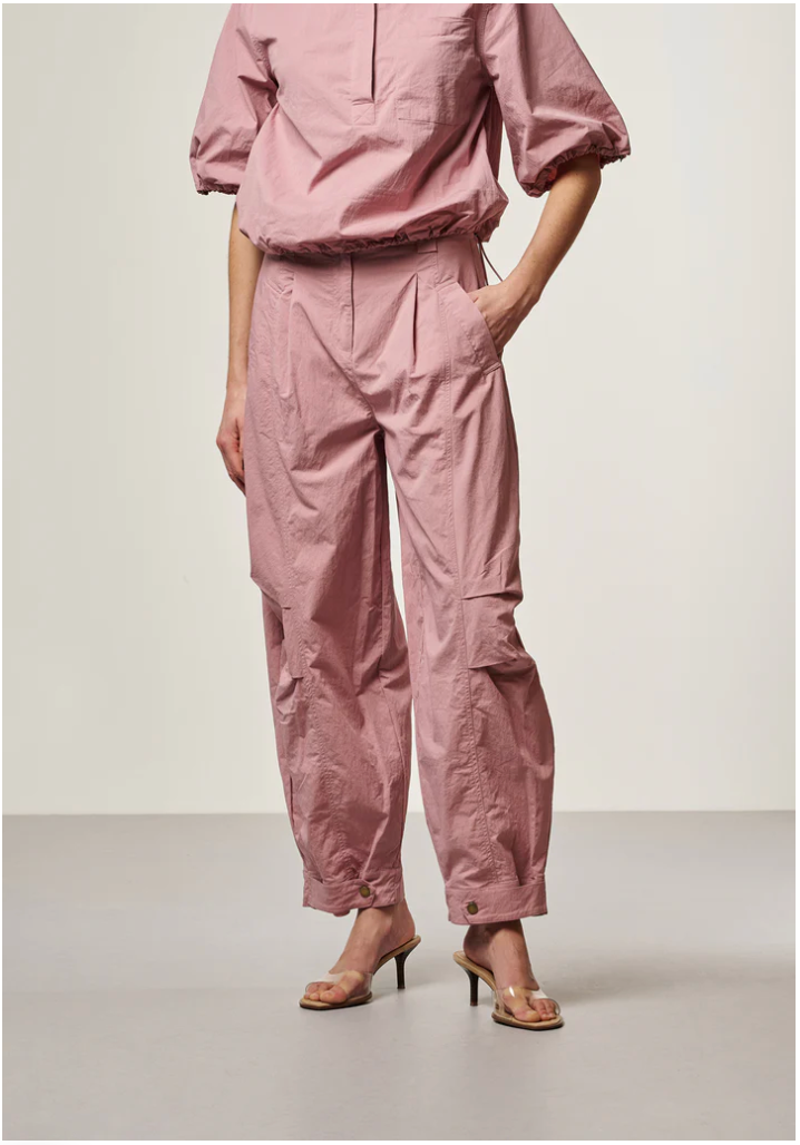 Aaiko | Steffi Broek Roze