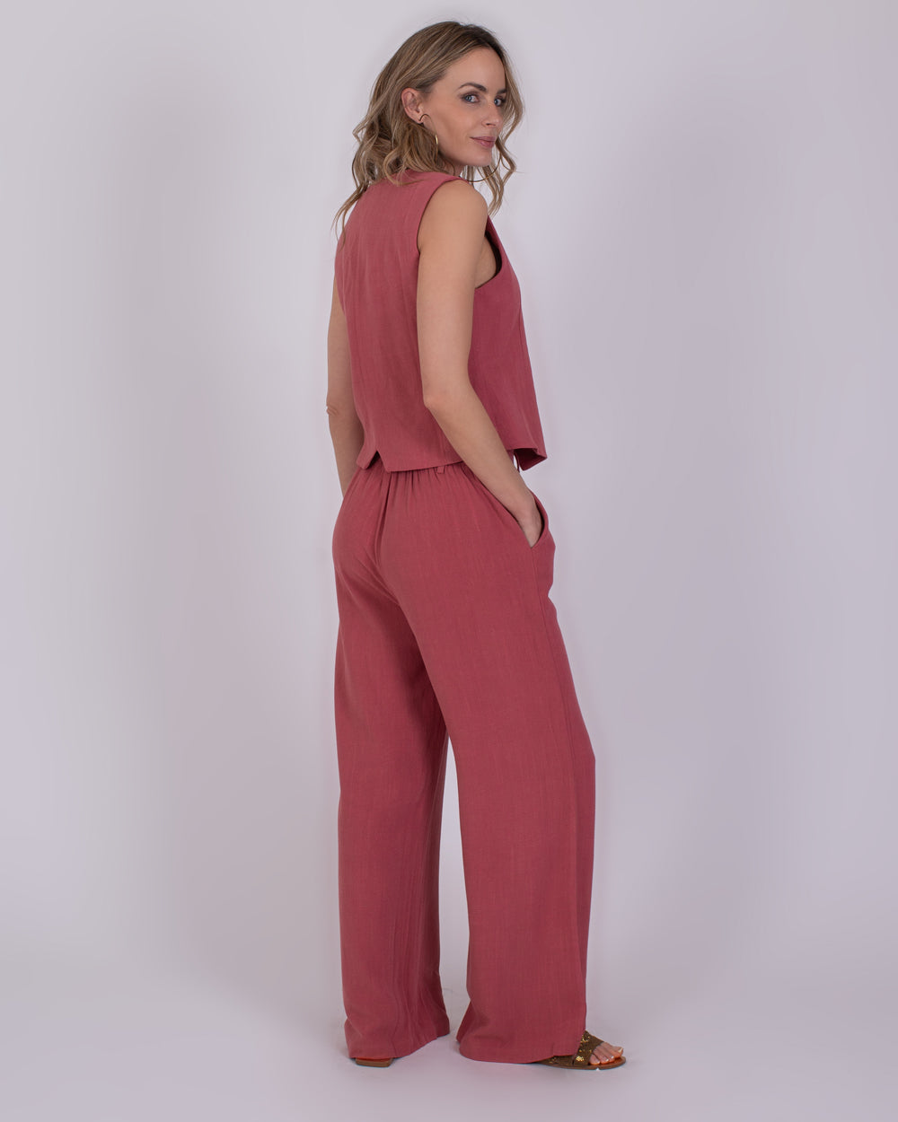 The Clothed | Surat Dames Gilet Raspberry