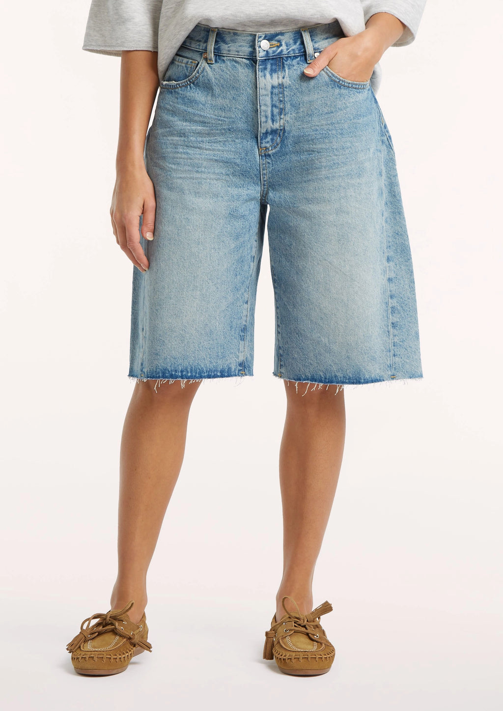 Circle of Trust | Tatum Short Sea Note Blue Wash