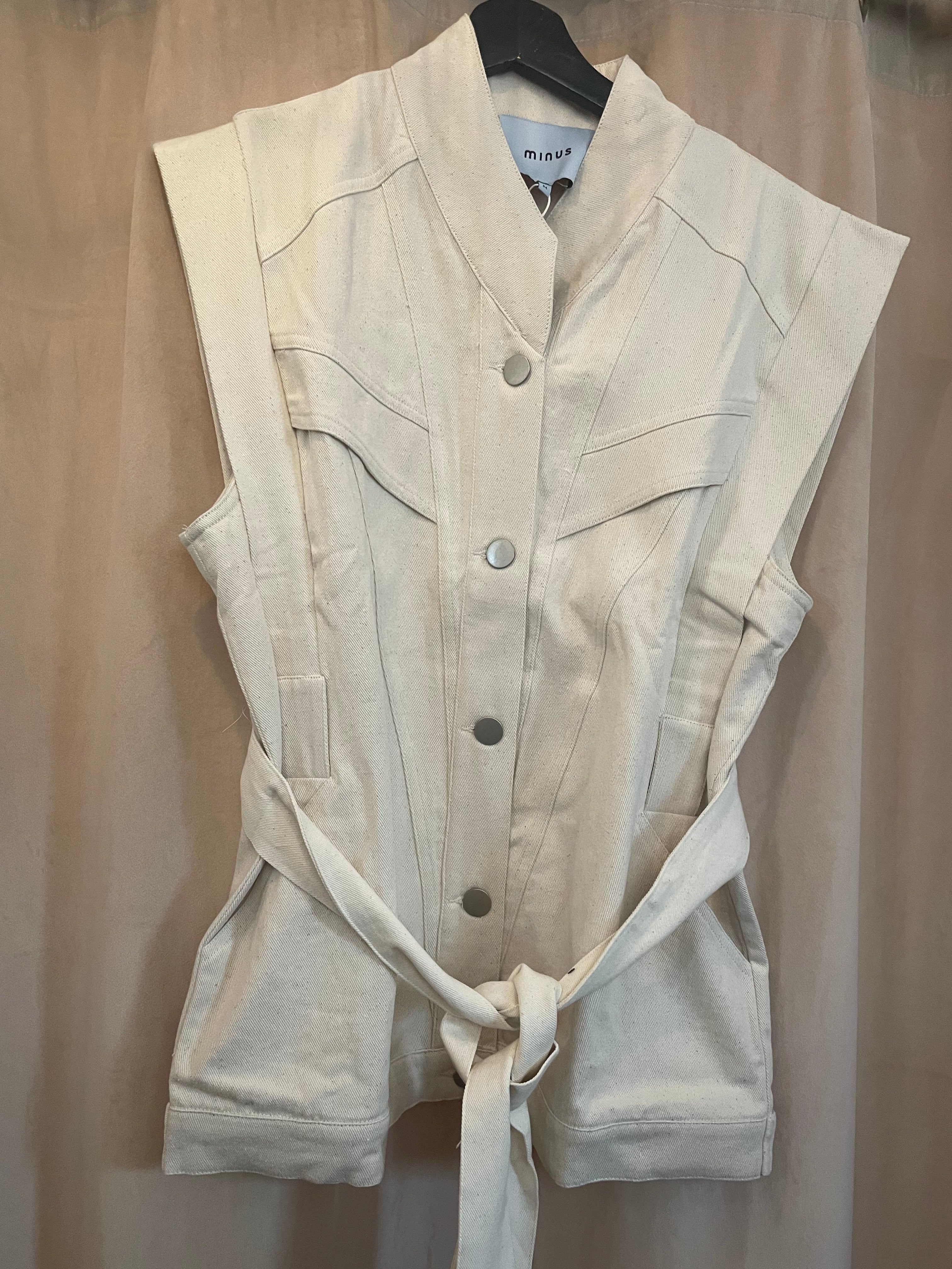 Minus | Vasilia vest - light birch- MI6067
