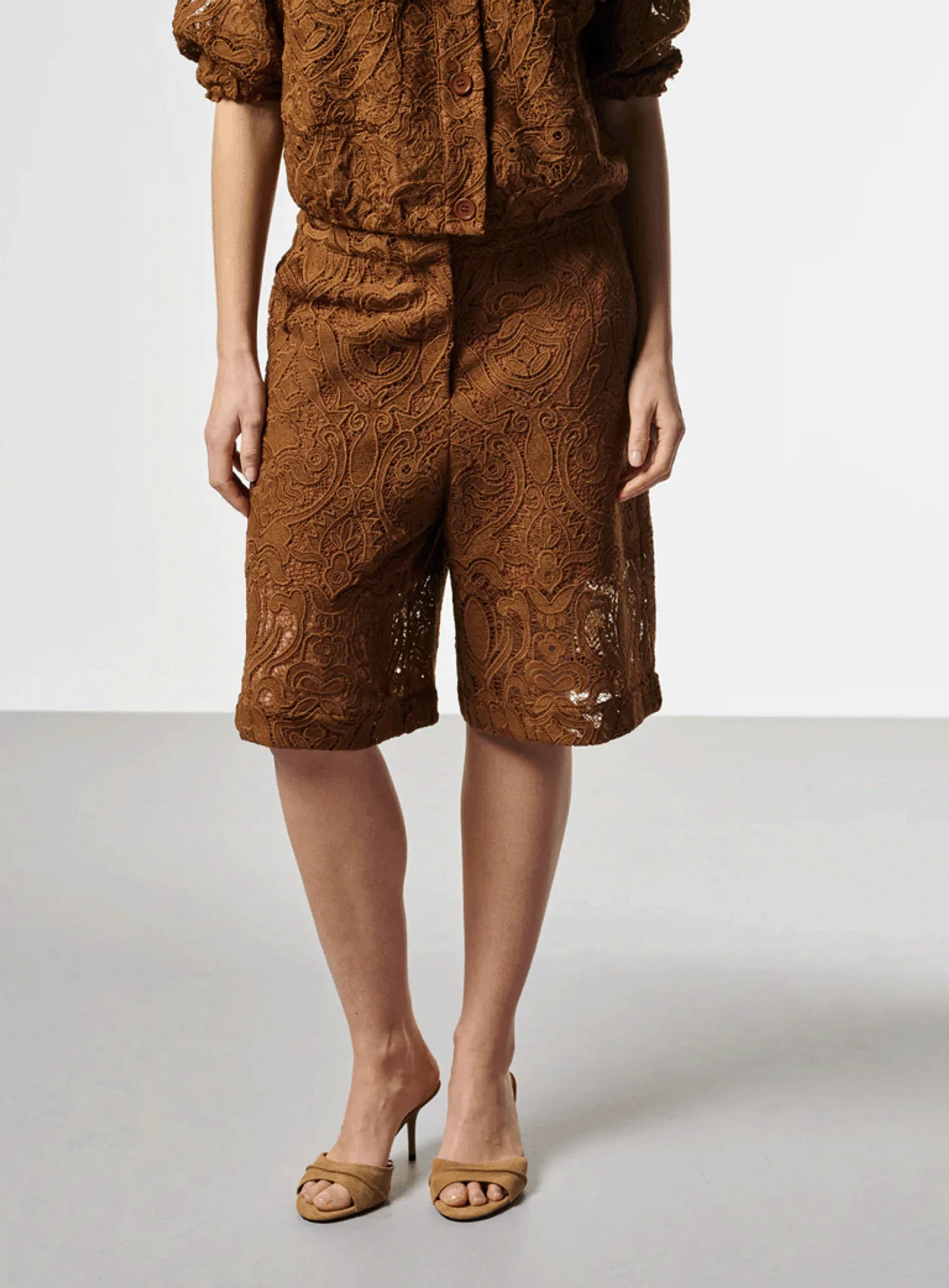 Aaiko | Dionne Shorts Hazelnut