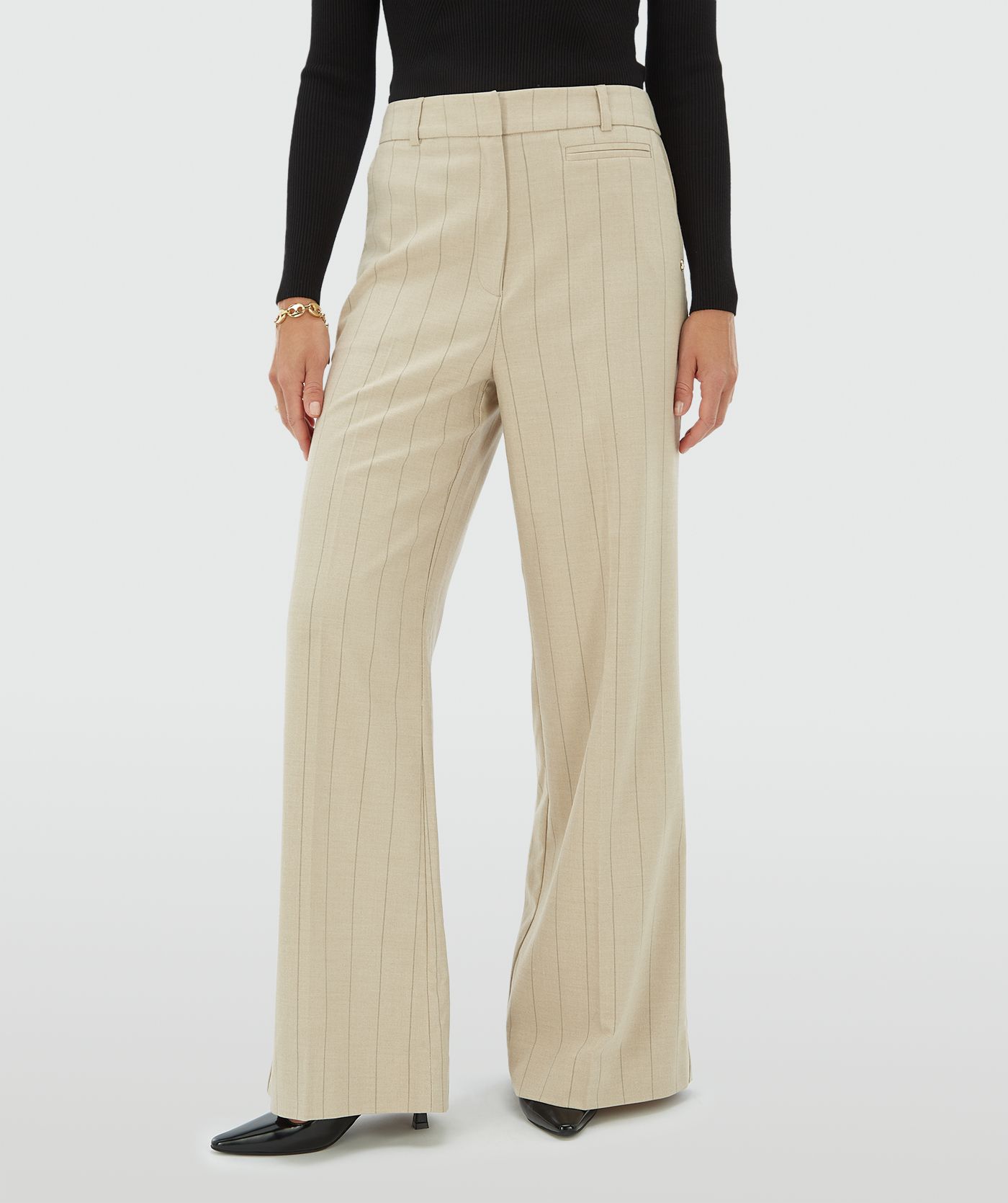 Josh V. | Archer Light Beige