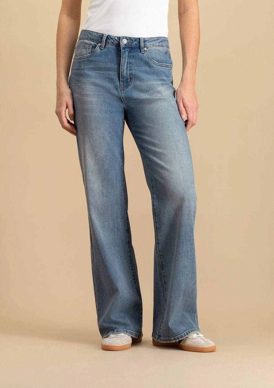 Circle of trust | Maddy Burst Blue - High-Rise, Wide Leg - S25_99_