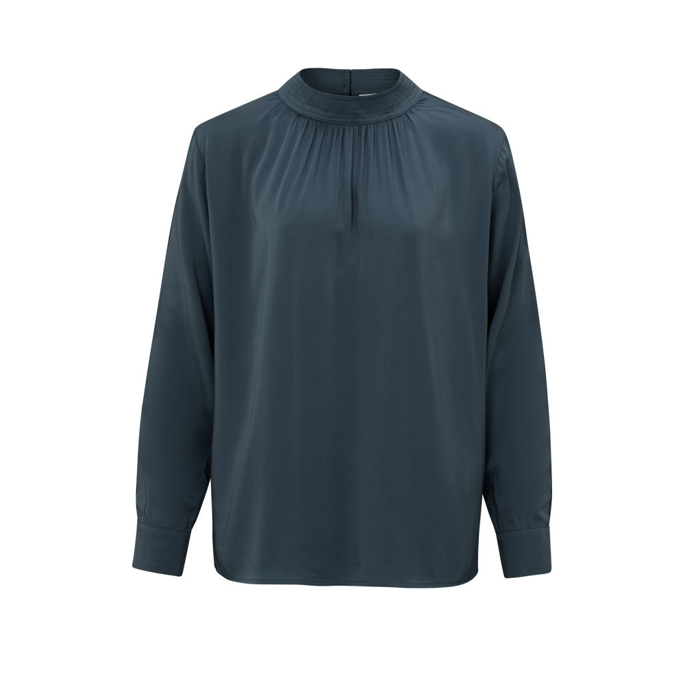 YAYA |  Satijnen blouse met lange mouwen, plooidetail en hoge hals - outer space blue  - 01-701251-410