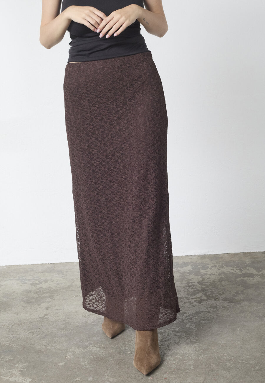 Sisters Point | Lace Rok Bruin