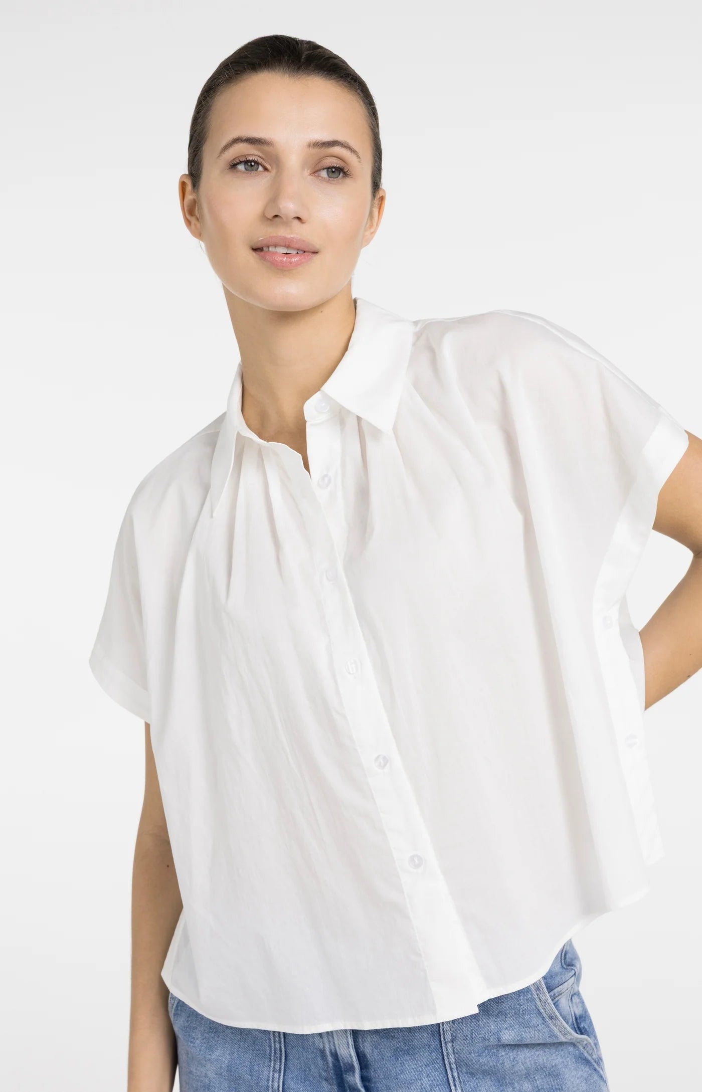 YAYA | Mouwloze Blouse Met Knoopdetails Pure White