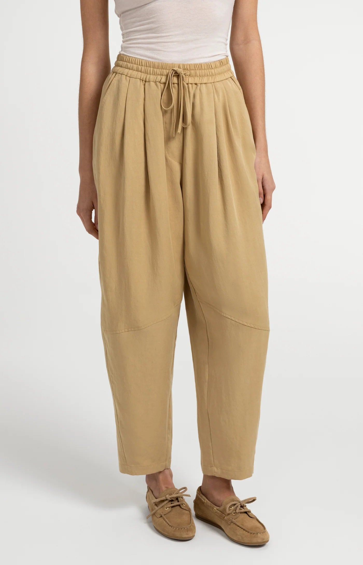 YAYA | Woven Barrel Leg Trousers Elastic Waist Safari Brown