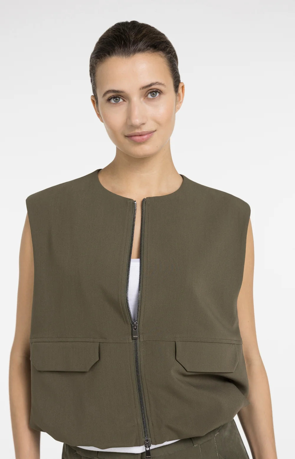 YAYA | Mouwloos Geweven Jasje Met Ballonvormige Zoom Army Green