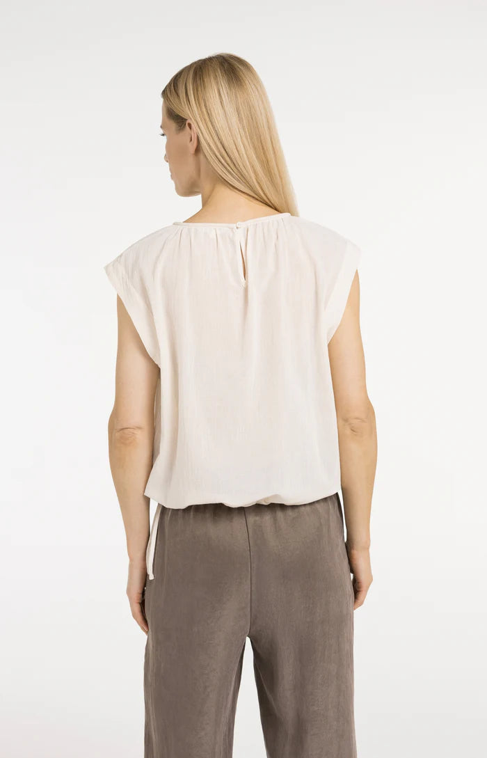Yaya | Mouwloze Top met Geplooide Halslijn en Trekkoord Cloud Creme White
