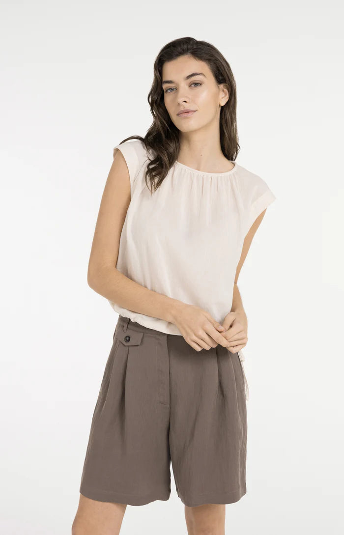 Yaya | Mouwloze Top met Geplooide Halslijn en Trekkoord Cloud Creme White