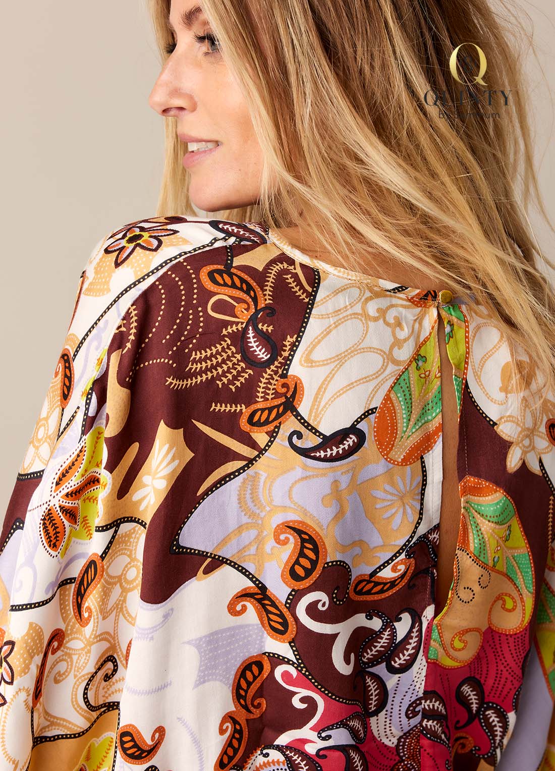 Summum: QUINTY: Top festival print on viscose satin