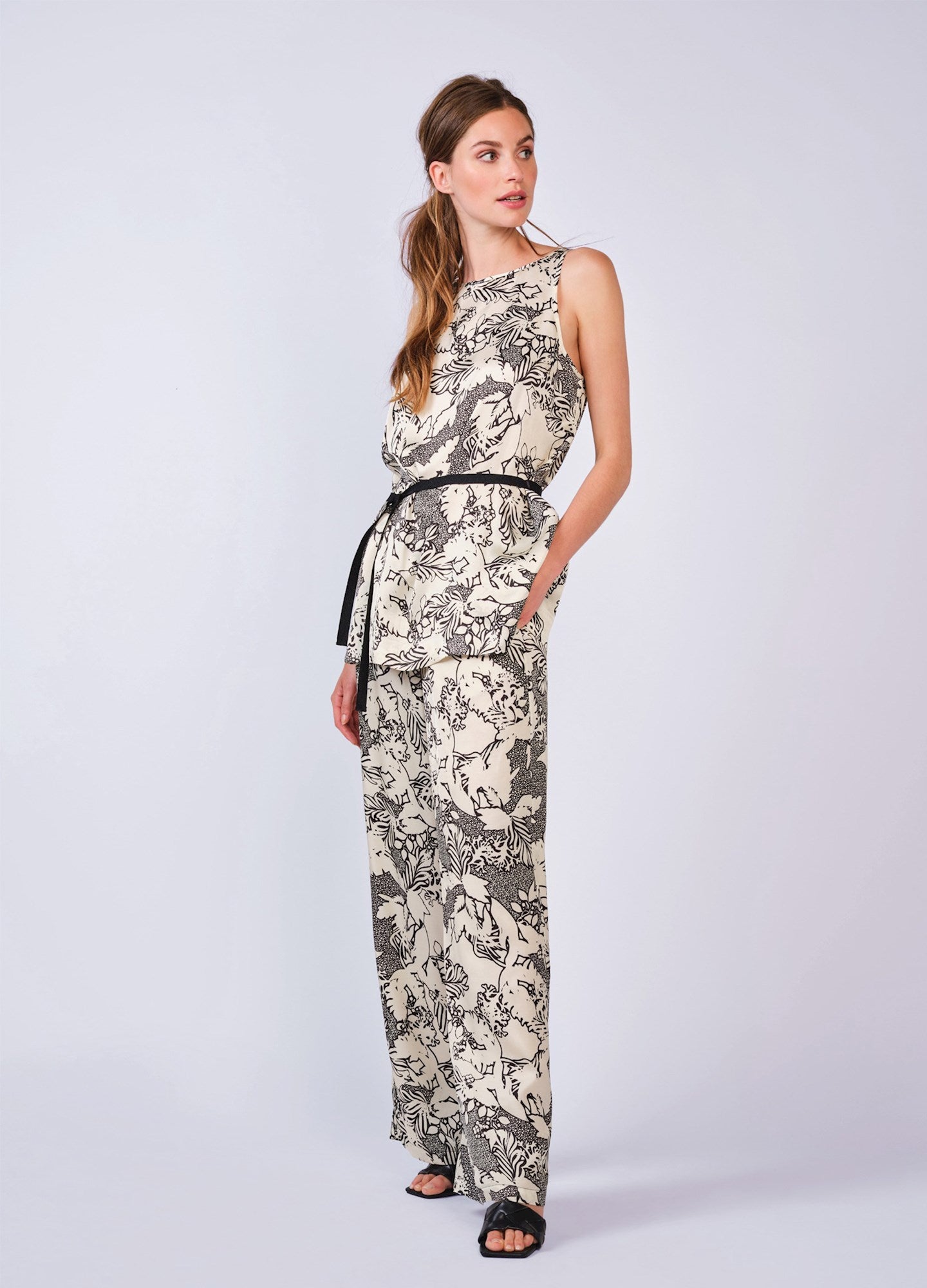 Summum Woman | Trousers leaves print viscose