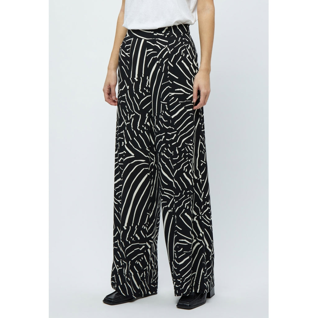 Minus | Kassandra pants 3 - Black Print - MI5210