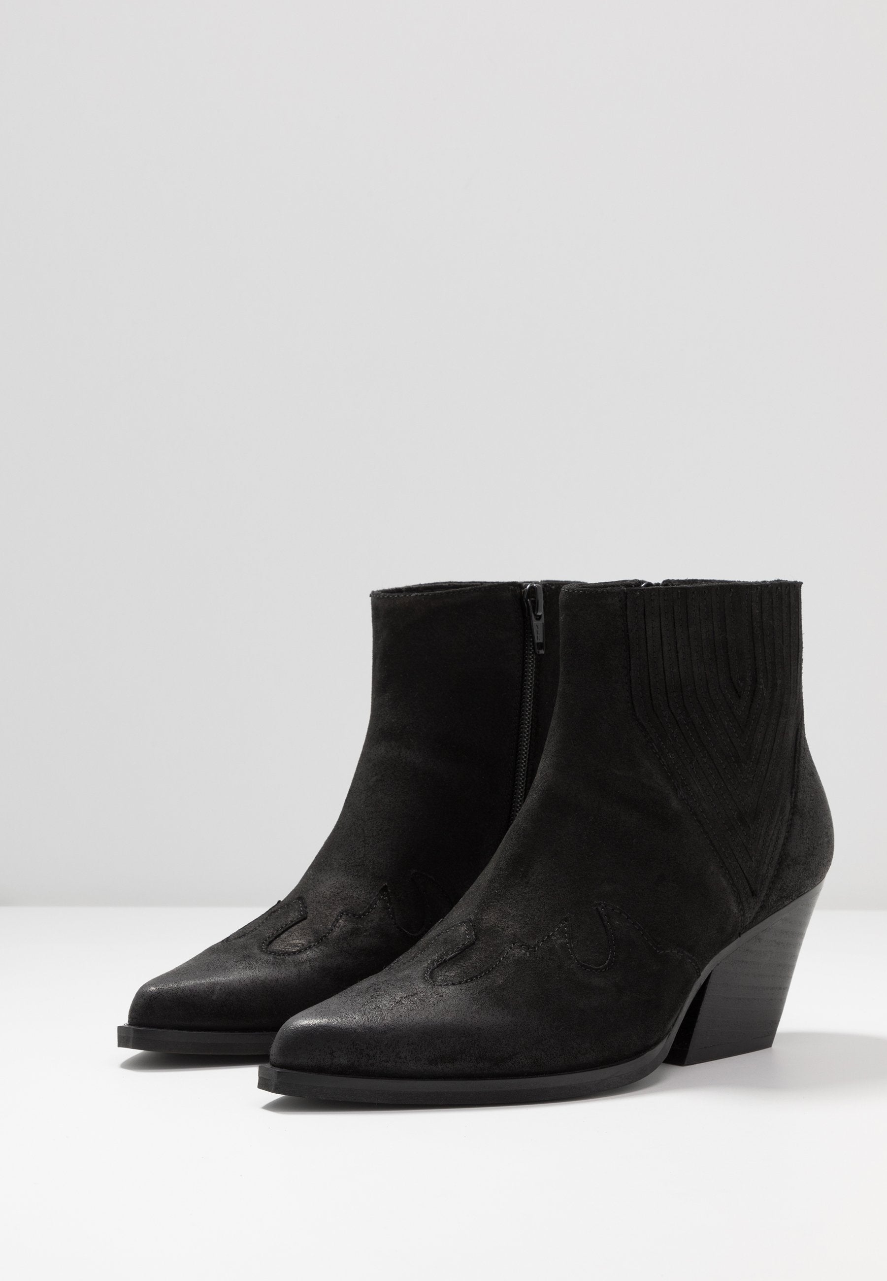 Steven New york | Sierpa Black Suede