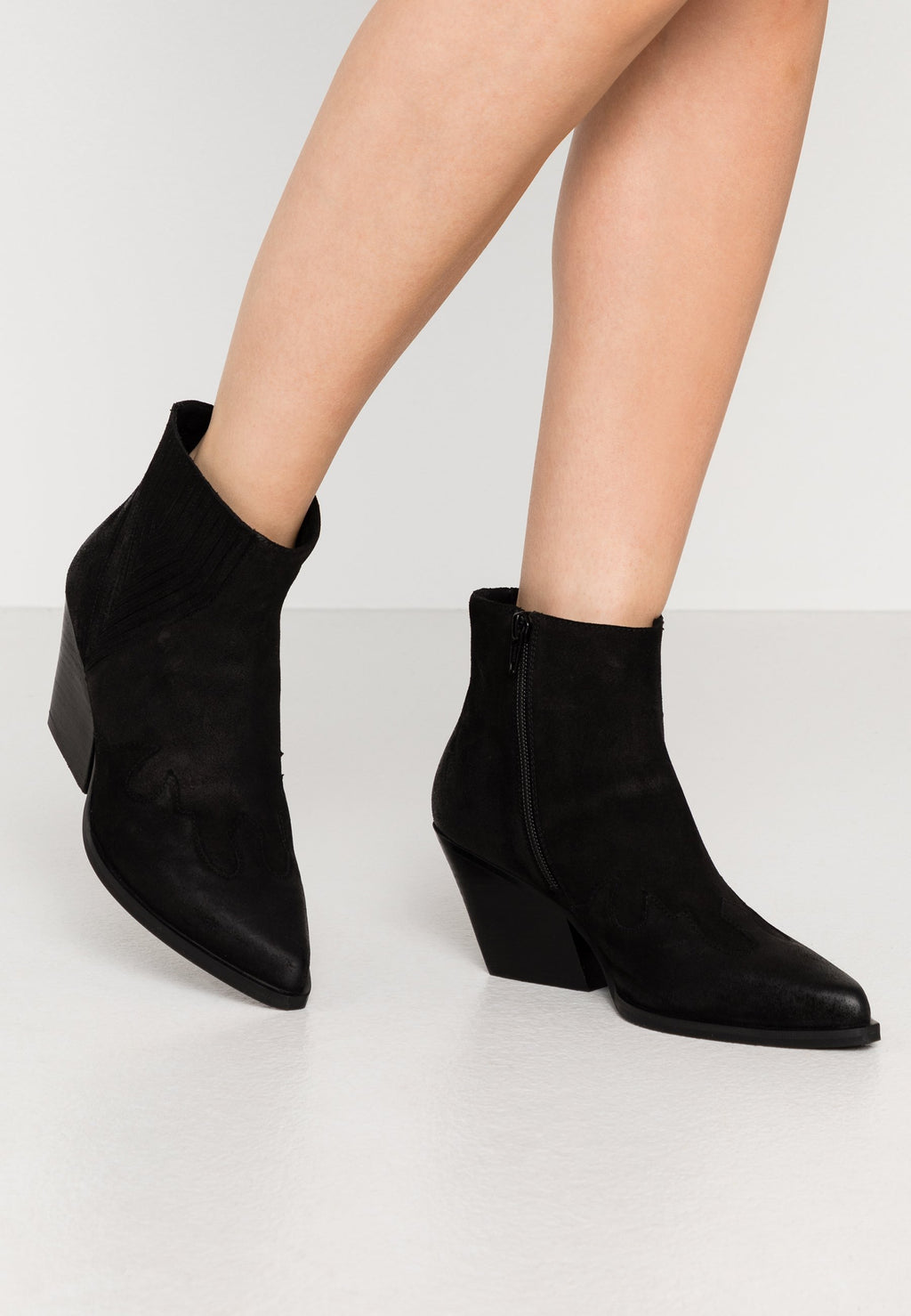 Steven New york | Sierpa Black Suede