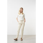 YAYA | 01-301007-207 Chino broek met normale taille, steekzakken en knoop (tapioca sand)