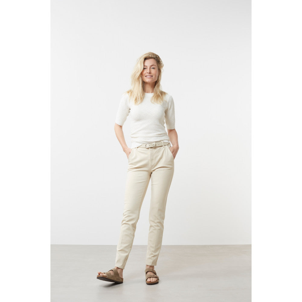 YAYA | 01-301007-207 Chino broek met normale taille, steekzakken en knoop (tapioca sand)