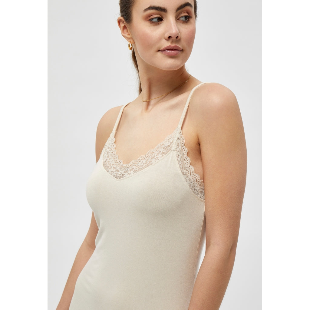 Peppercorn | Rosalinda Kanten Onderjurkje - sandshell